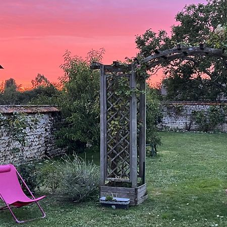 Le Clos Des Vignes Panzió Notre-Dame-de-l'Isle Kültér fotó